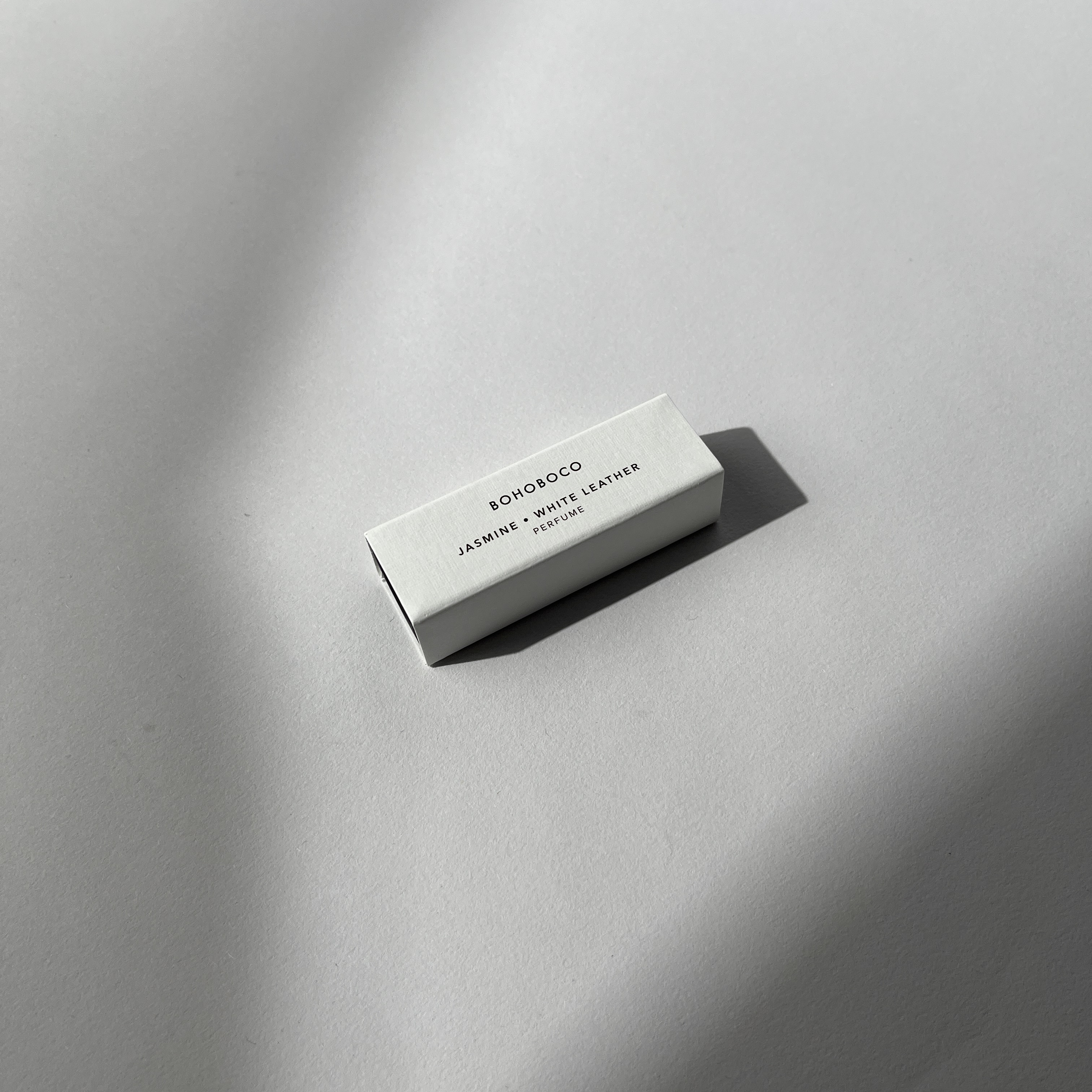 SAMPLE Jasmine White Leather 2 ml (12 Stück)